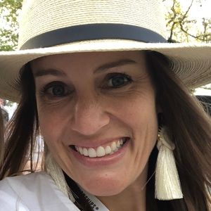 Meet your Posher, Stephanie